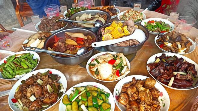 菜不上桌老传统要记牢平安过大年！OG真人年夜饭餐桌上建议这5道(图5)