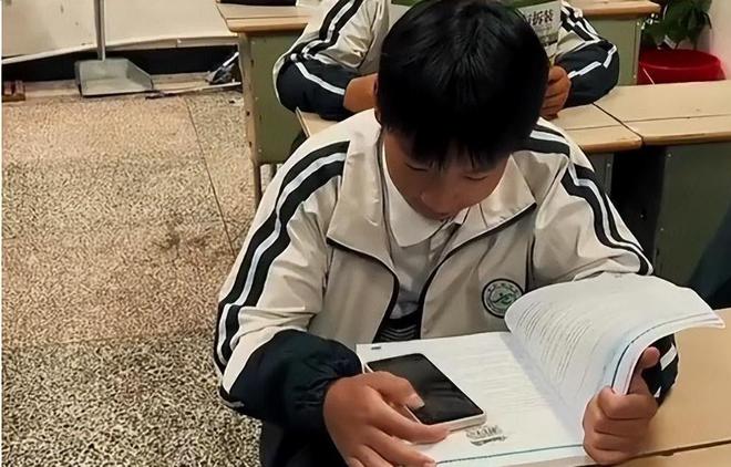 月亮湖底找到更多细节曝光警方回应OG真人男孩失联7天后续尸体在(图10)